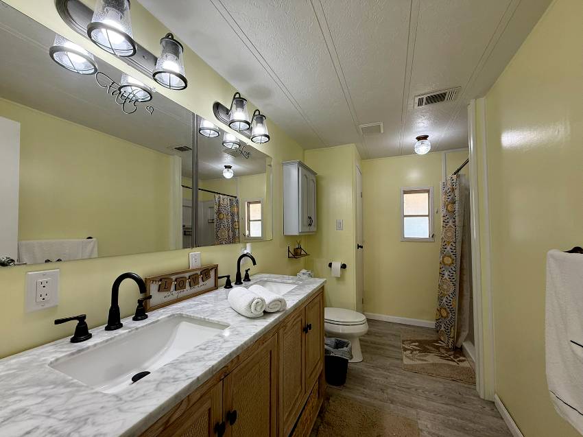 7924 Desoto Dr a Ellenton, FL Mobile or Manufactured Home for Sale